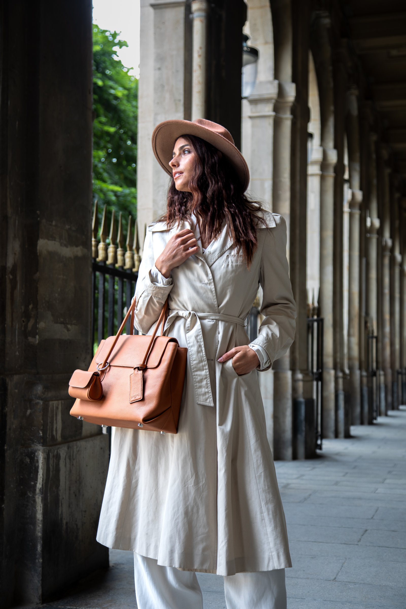 sovereign cartling j lifestyle sac à main cuir pleine fleur louvre paris