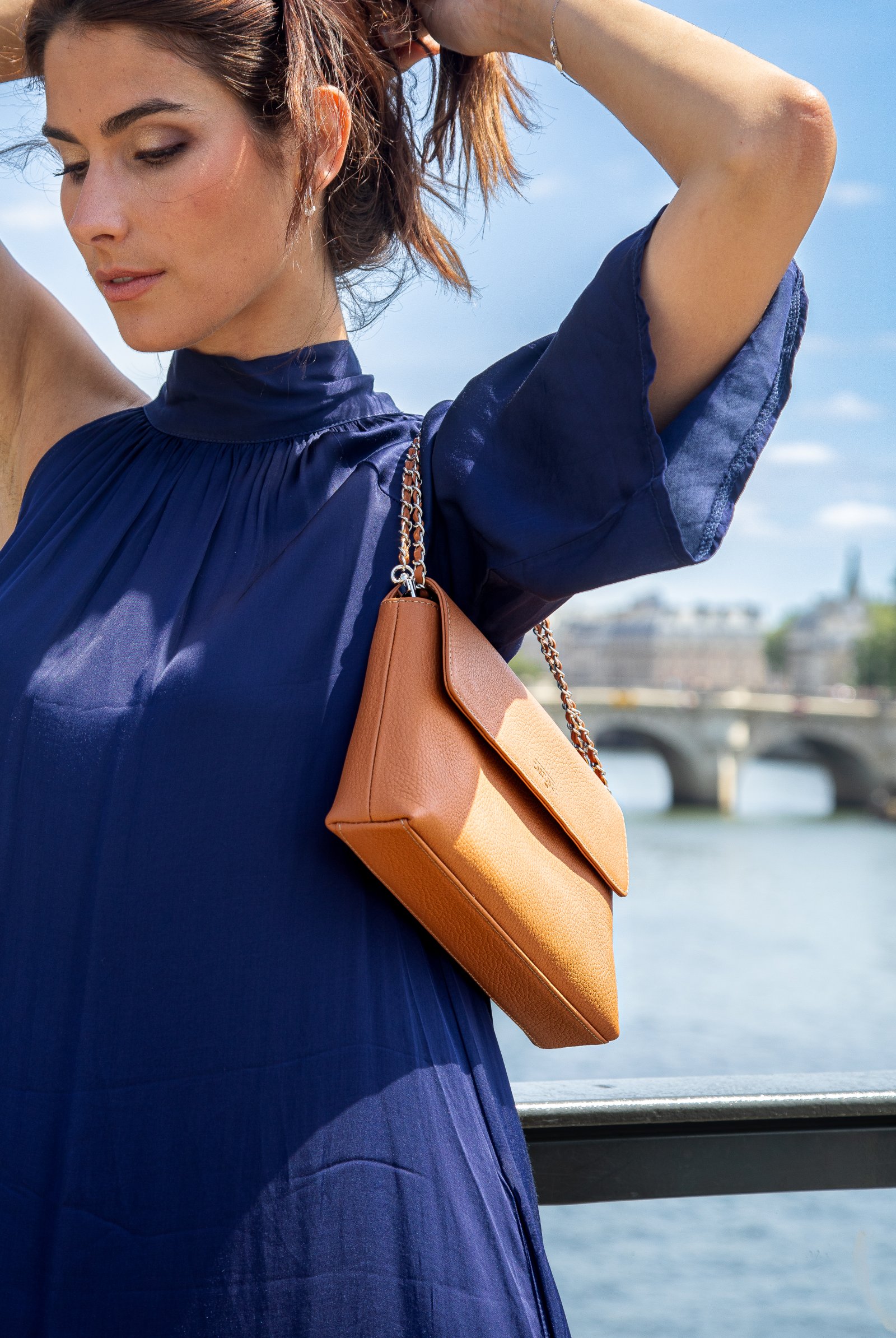 Vanguard - Full-Grain Leather Essentials Bag - Image 5