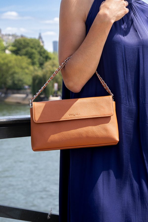 Vanguard - Full-Grain Leather Essentials Bag