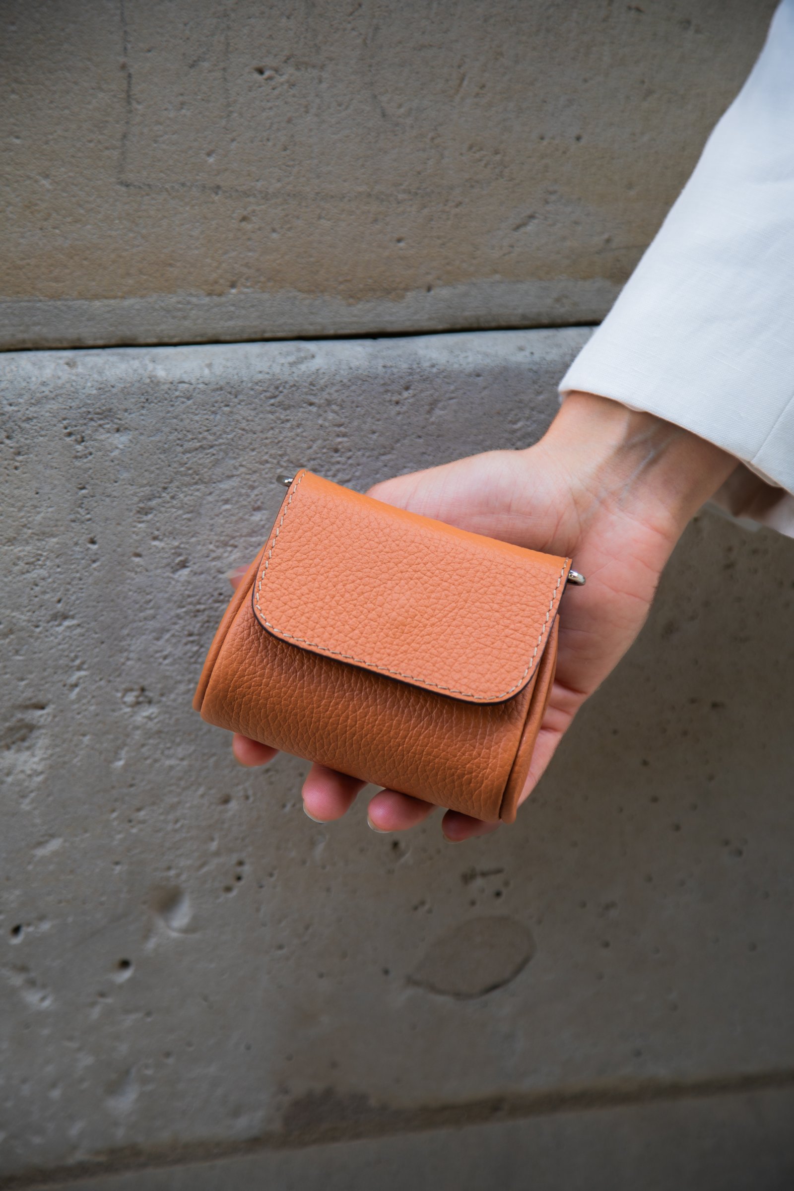 icon lifestyle black leather microbag hand
