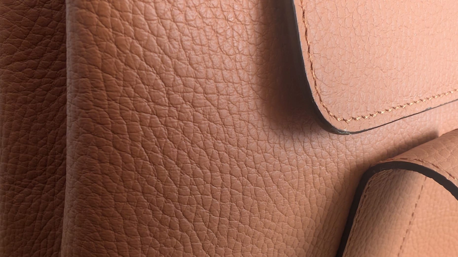 womens leather bag full-grain calfskin makes difference